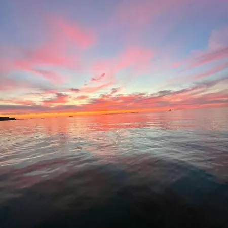 Holiday home Maison De Famille Au Coeur D'asnelles A 500m *