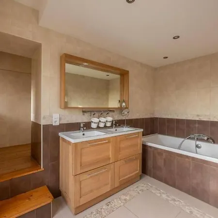 Holiday home Maison De Famille Au Coeur D'asnelles A 500m *